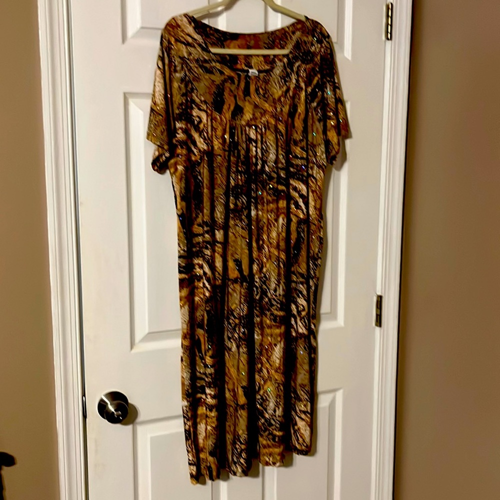 Cute dress with sequins